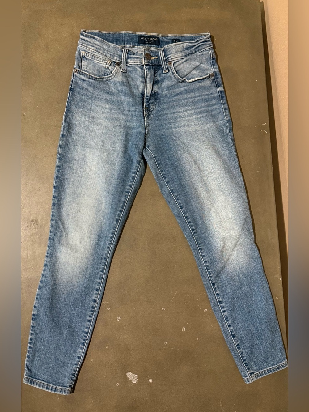 Lucky Brand High-Rise Slim Jeans in Medium Blue Wash